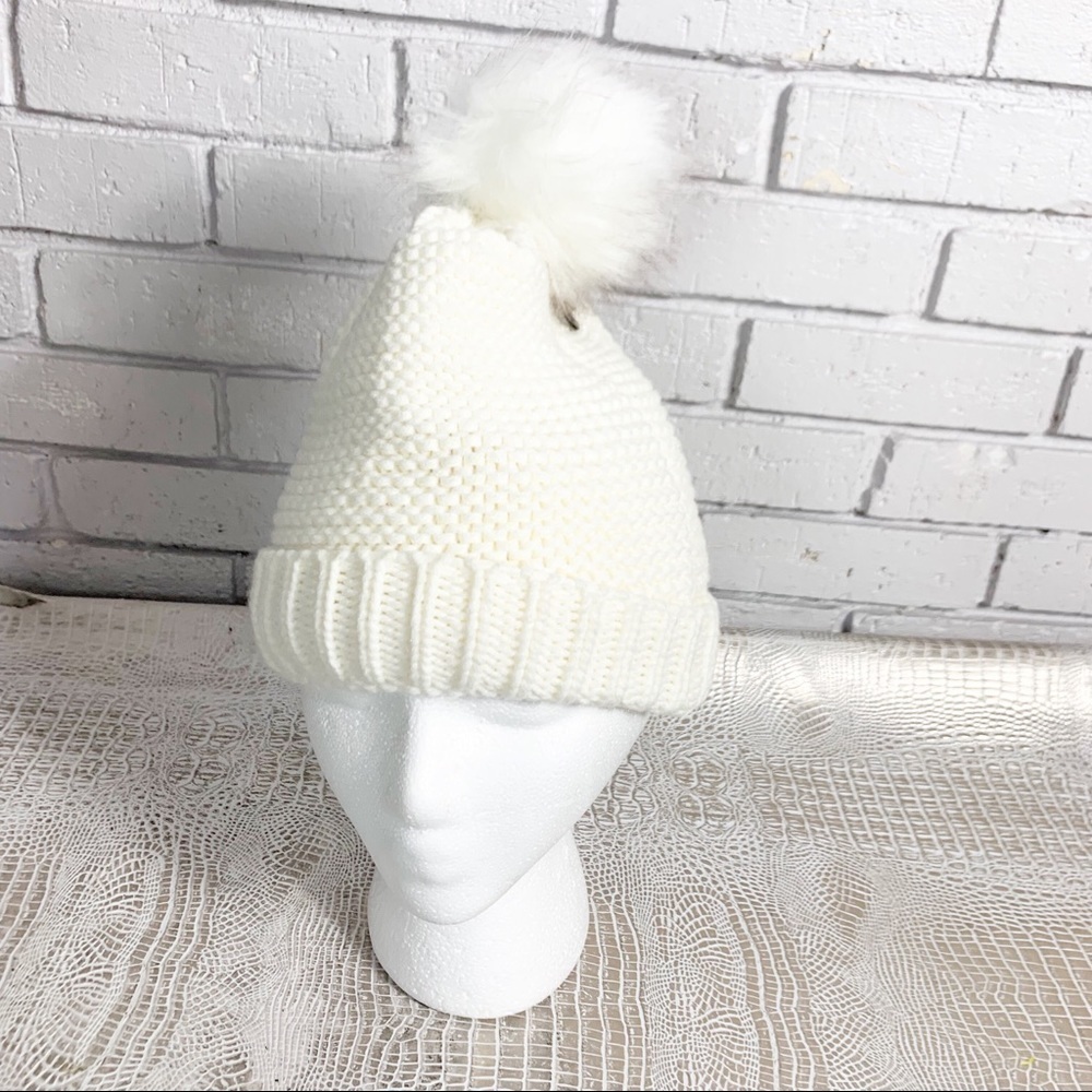 Women’s‎ Pom Pom Cream Hat - Picture 6 of 8